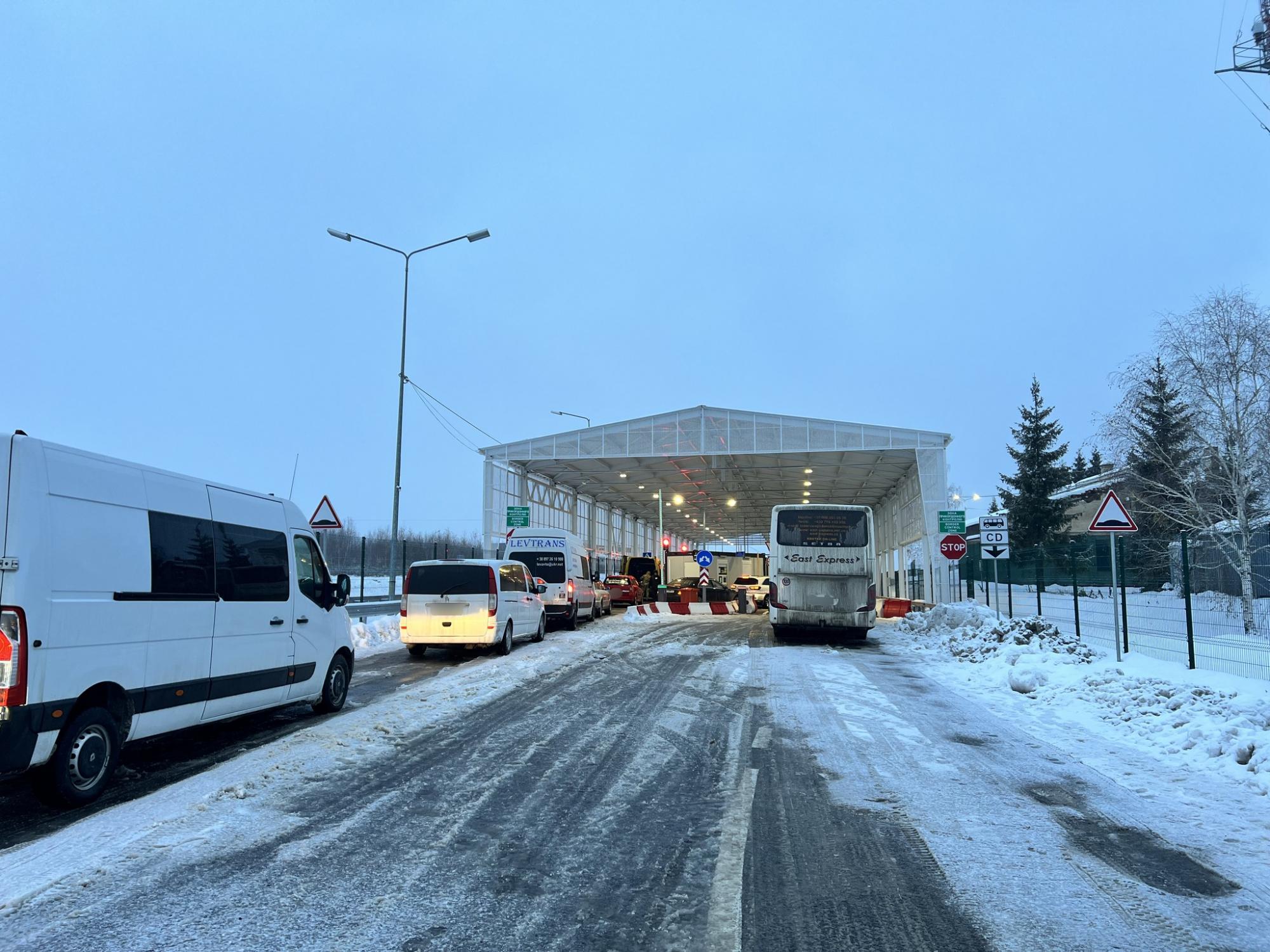 Очереди на КПП. Как пересечь границу без задержек и проблем: советы