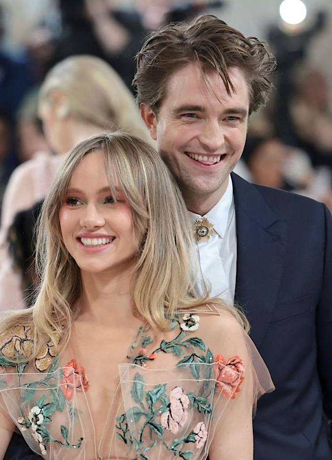 Звезда сериала "Сумерки" Роберт Паттинсон станет отцом: живот уже не спрятать