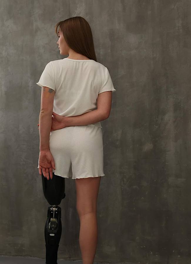 Важкопоранена військова Незламна Руся стала обличчям українського бренду (фото)