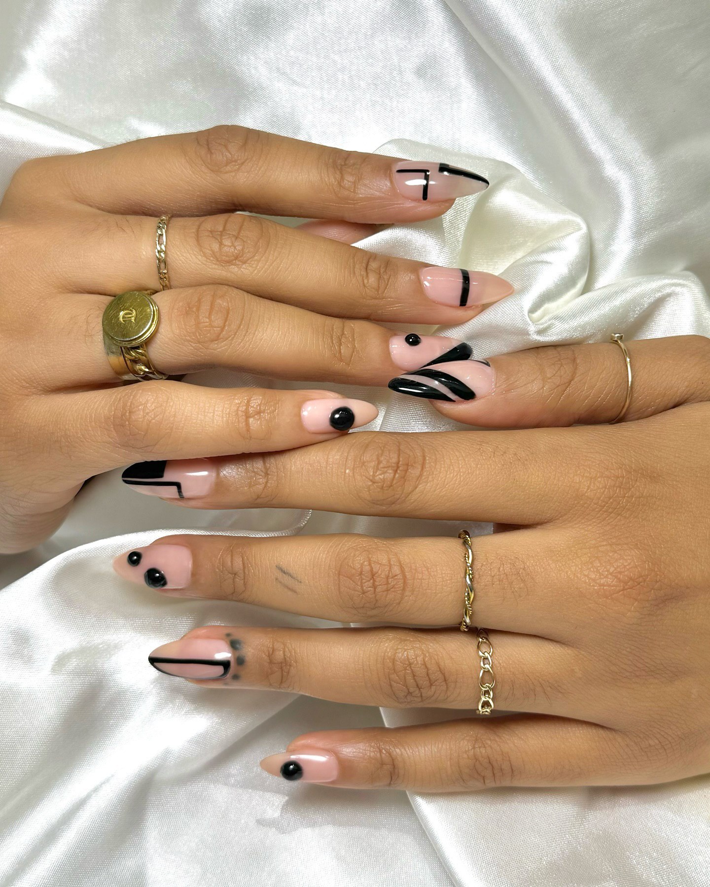 Счастливый цвет месяца: какой маникюр привлечет удачу и любовь в ноябре