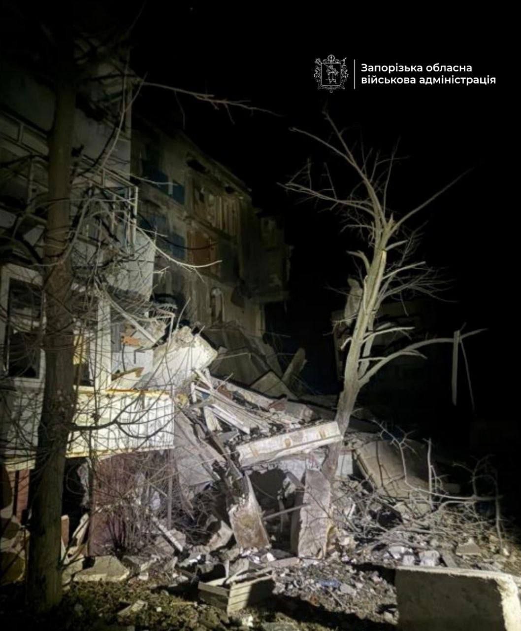 Окупанти 11 разів вдарили КАБами по Степногірську у Запорізькій області: є жертва