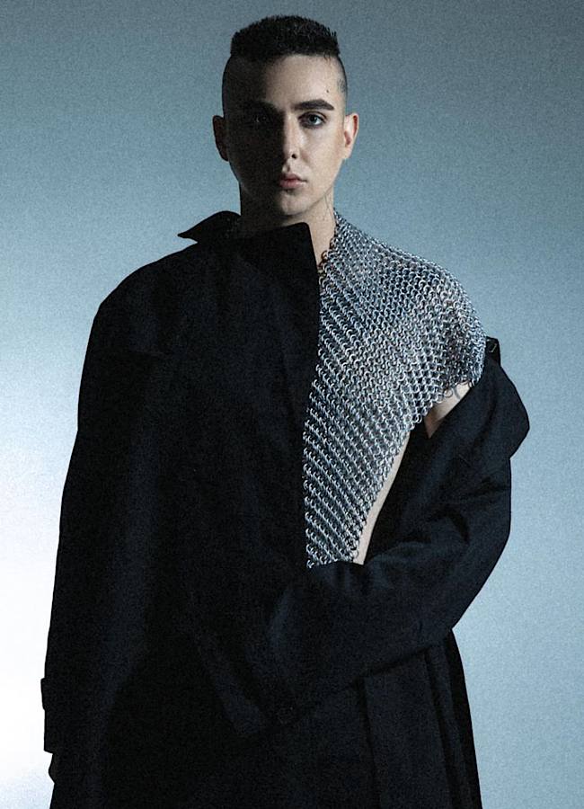 "Я люблю Масс-маркет": Николас Карма рассекретил стоимость лука эпатажного певца MELOVIN