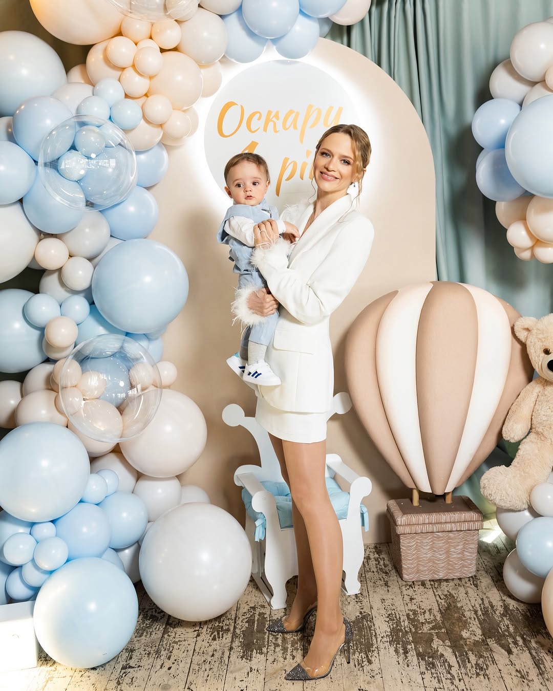 Жена Козловского показала трогательные фото с празднования дня рождения сынишки Оскара