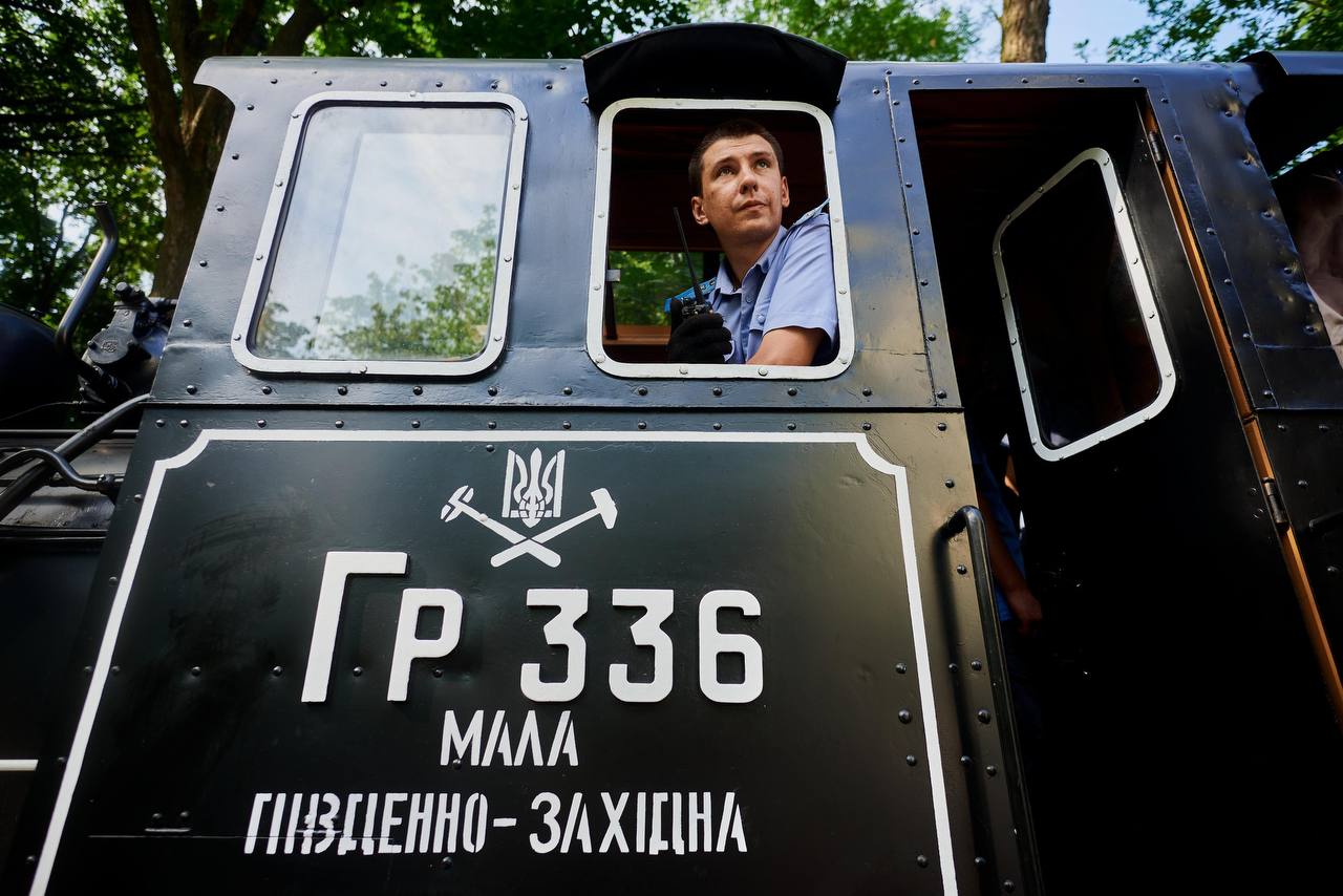 В Киеве после капремонта снова курсирует легендарный паровоз: как и где покататься (фото)