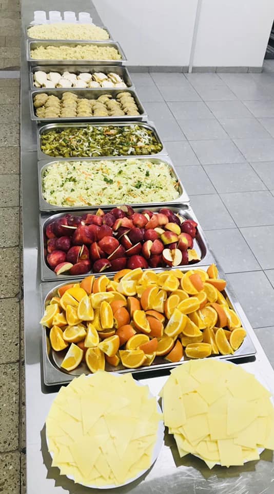 Дети из разных стран показали, как выглядят их школьные обеды