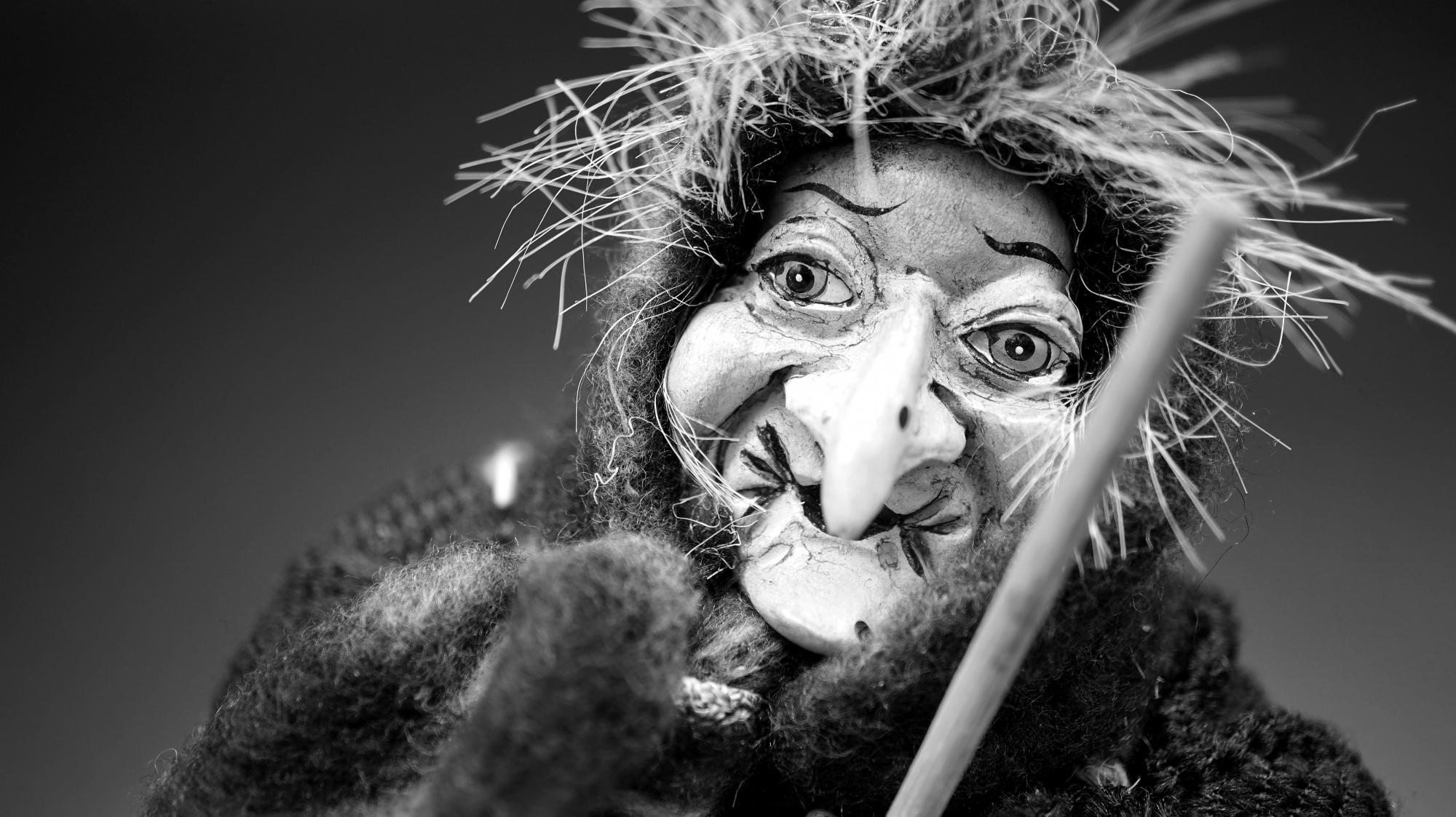 Ночь редиса, зомби-конь и ролики с петардами: 13 самых странных рождественских традиций в мире