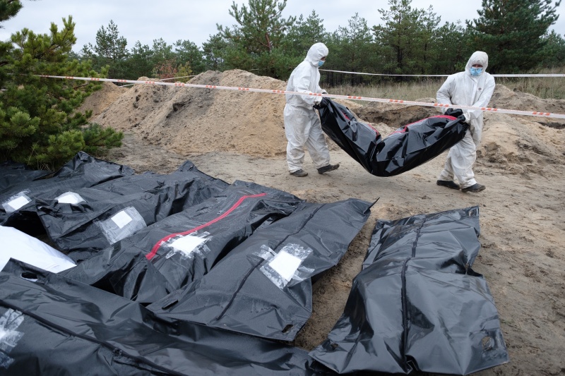 Чорні сліди "руського міру". Що Росія залишила по собі після окупації на сході України