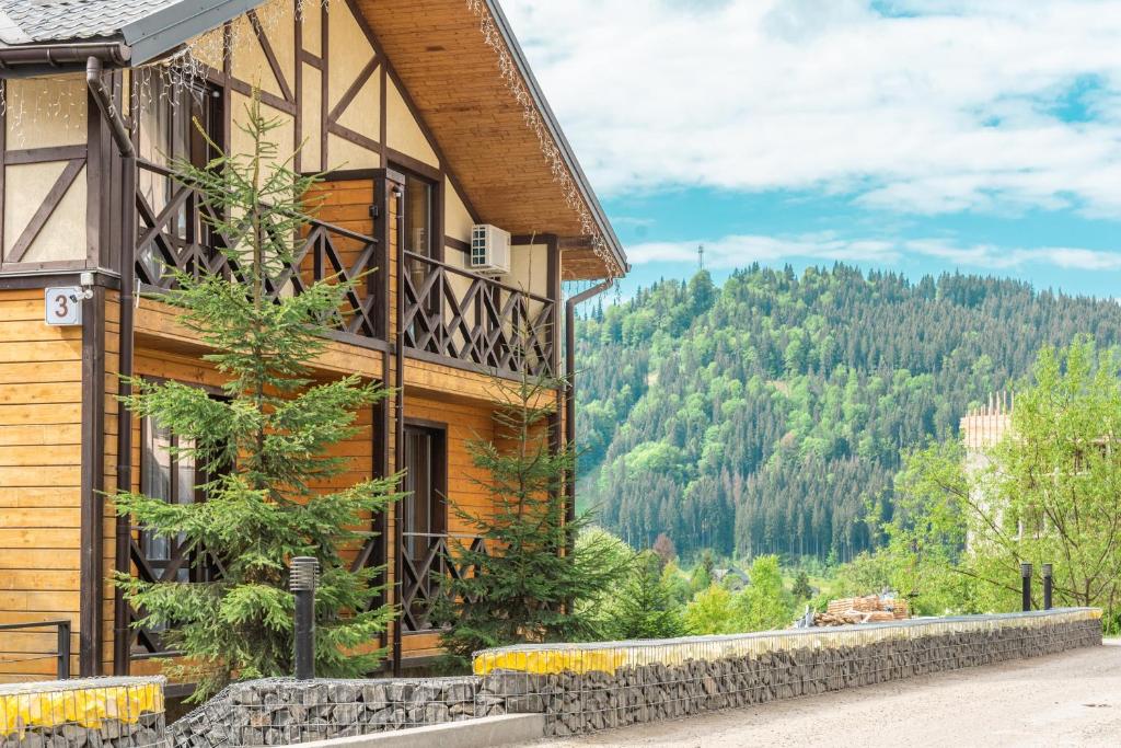 Ідеальний час для відпочинку в Карпатах: готелі в Буковелі та Славському оголосили великі знижки для гостей