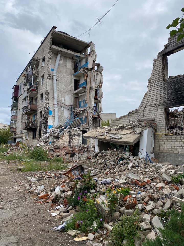 Декілька Бородянок і дві Бучі. У Міноборони оцінили наслідки звірств окупантів в Ізюмі