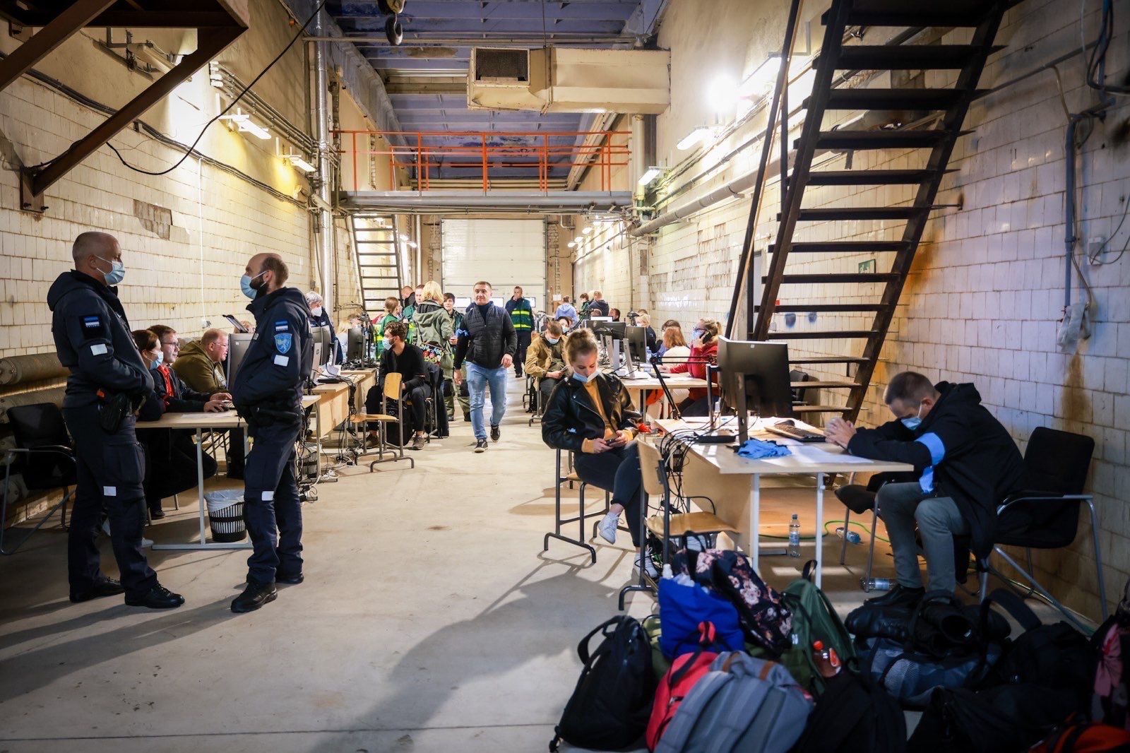 Гуманитарная катастрофа. Сотни украинских беженцев мерзнут на границе России с ЕС