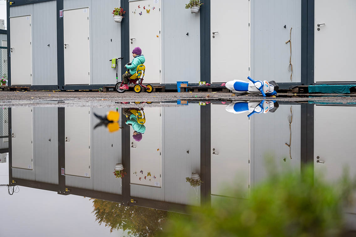 Как сейчас живут люди в модульном городке во Львове: красноречивые фото