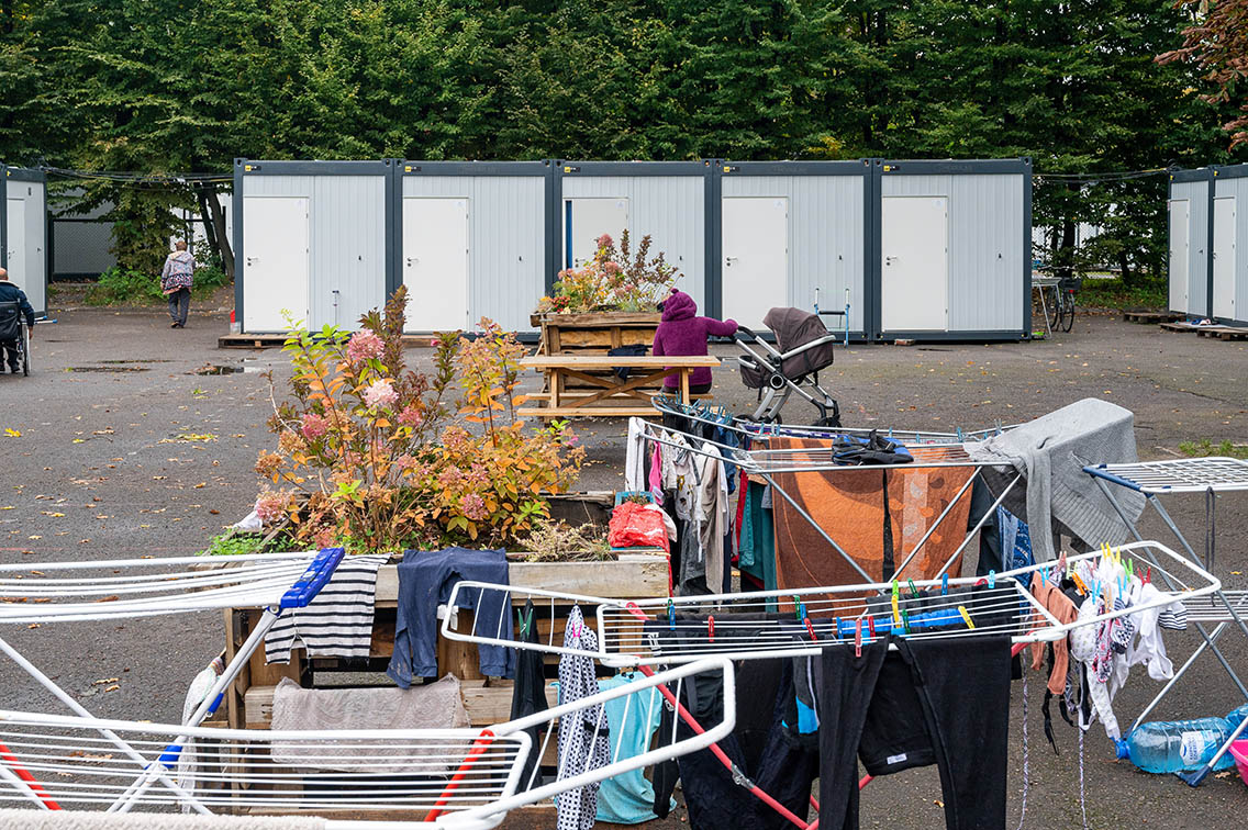 Как сейчас живут люди в модульном городке во Львове: красноречивые фото
