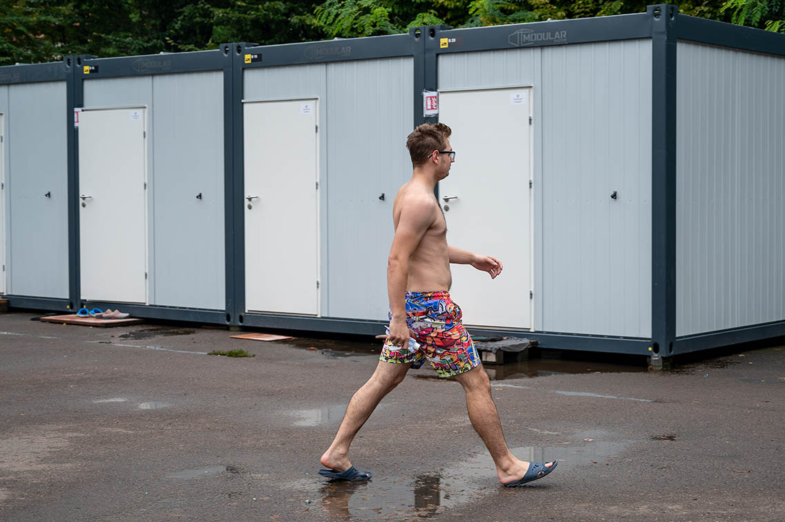 Как сейчас живут люди в модульном городке во Львове: красноречивые фото