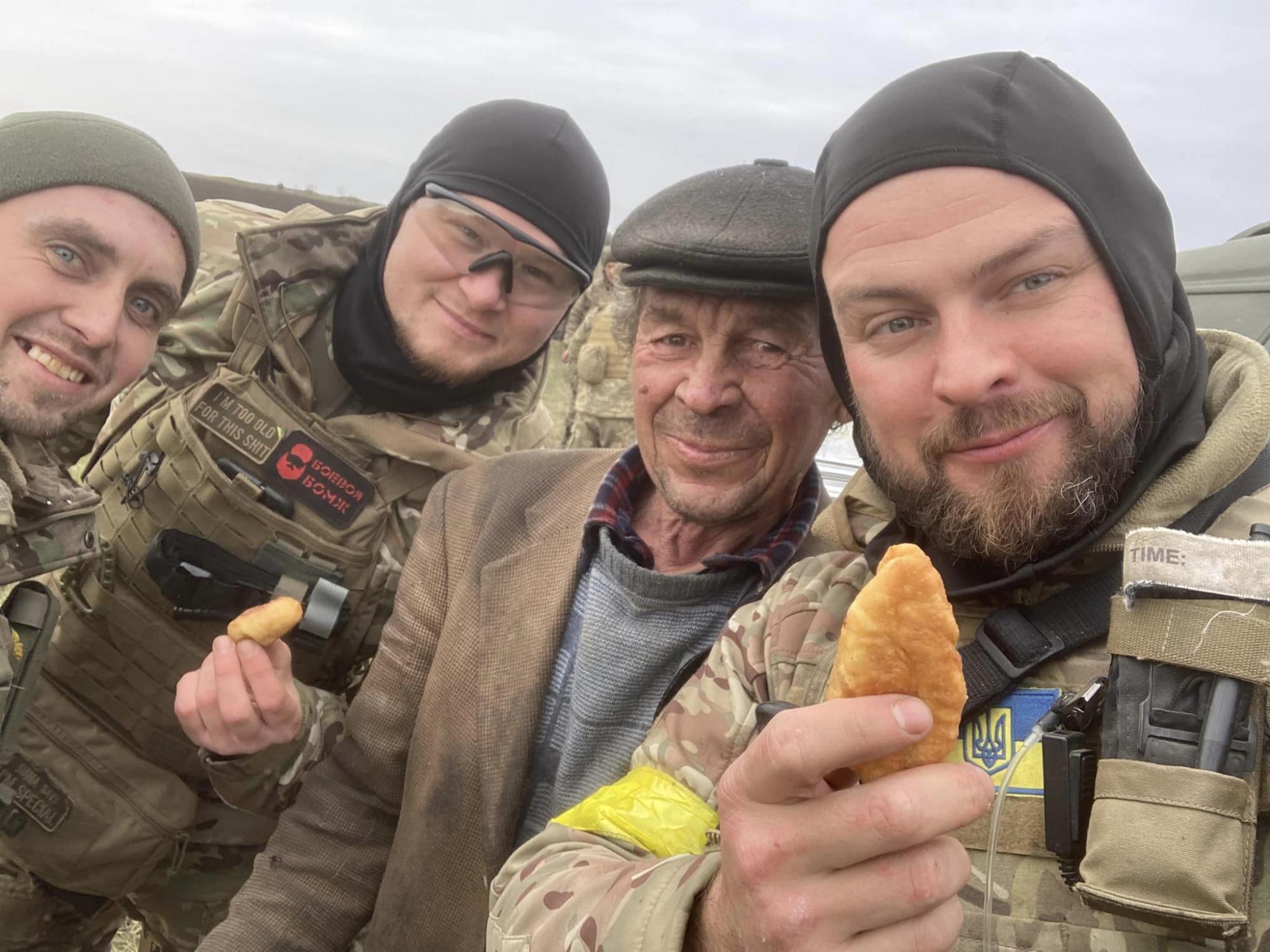 В Таврийске местные жители накормили ВСУ пирожками: фото, которое трогает до слез