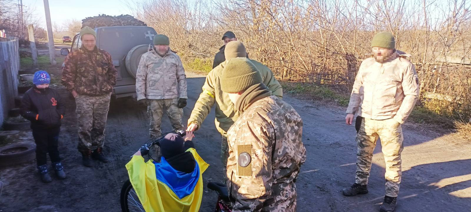 Українські військові допомогли здійснити мрію хлопчика, який пережив окупацію (фото)