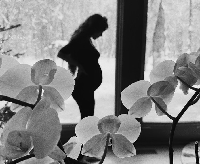 60-річна Демі Мур замилувала фанатів вагітними фото