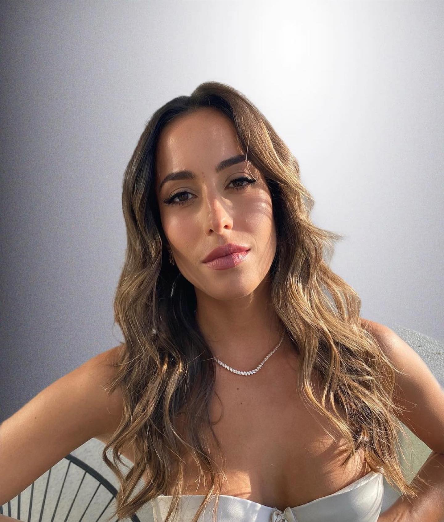 Брэд Питт подтвердил роман с 32-летней красавицей: что известно о новой возлюбленной актера