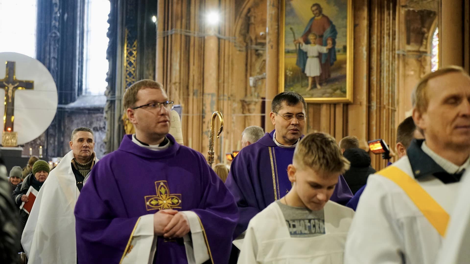 У костелі Святого Миколая у Києві відкрили особливий пункт обігріву (фото)