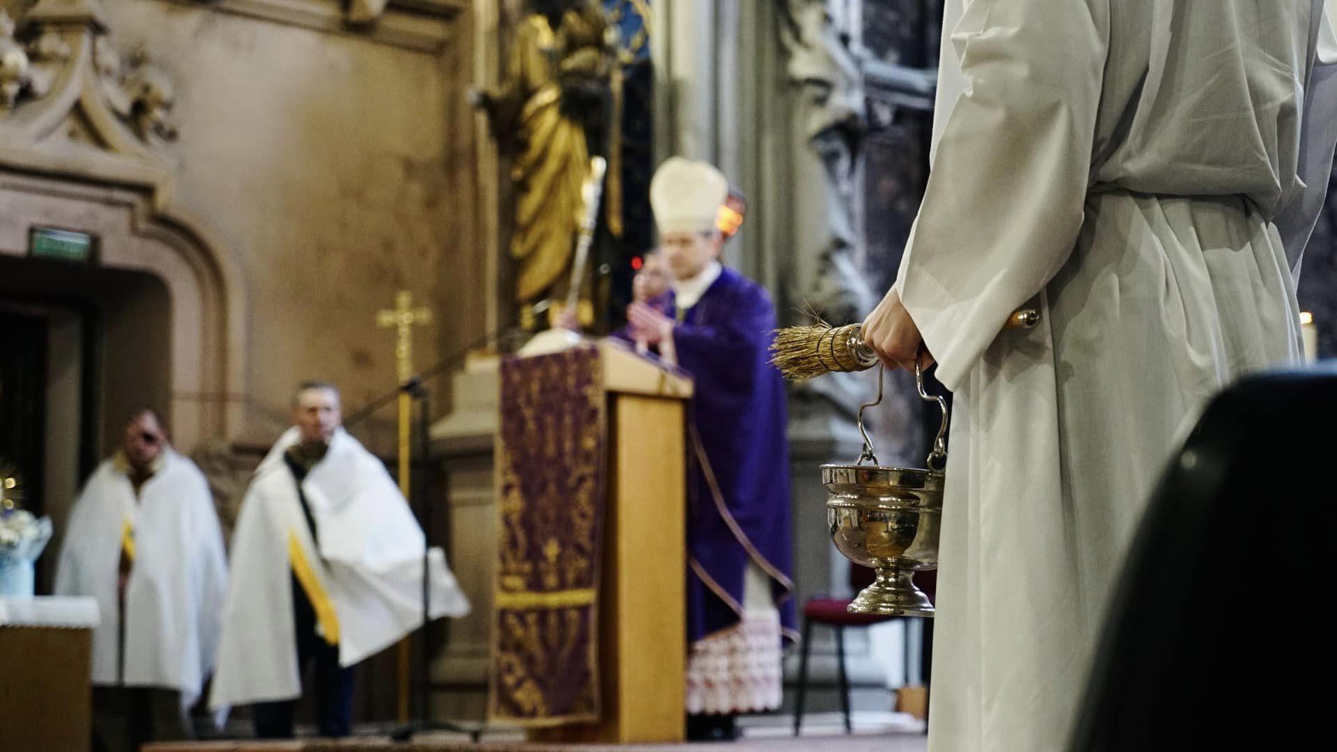 У костелі Святого Миколая у Києві відкрили особливий пункт обігріву (фото)