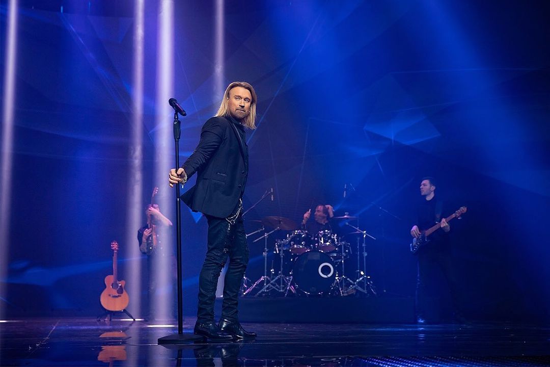 Винник вперше за довгий час вийшов на зв'язок. Як змінився співак