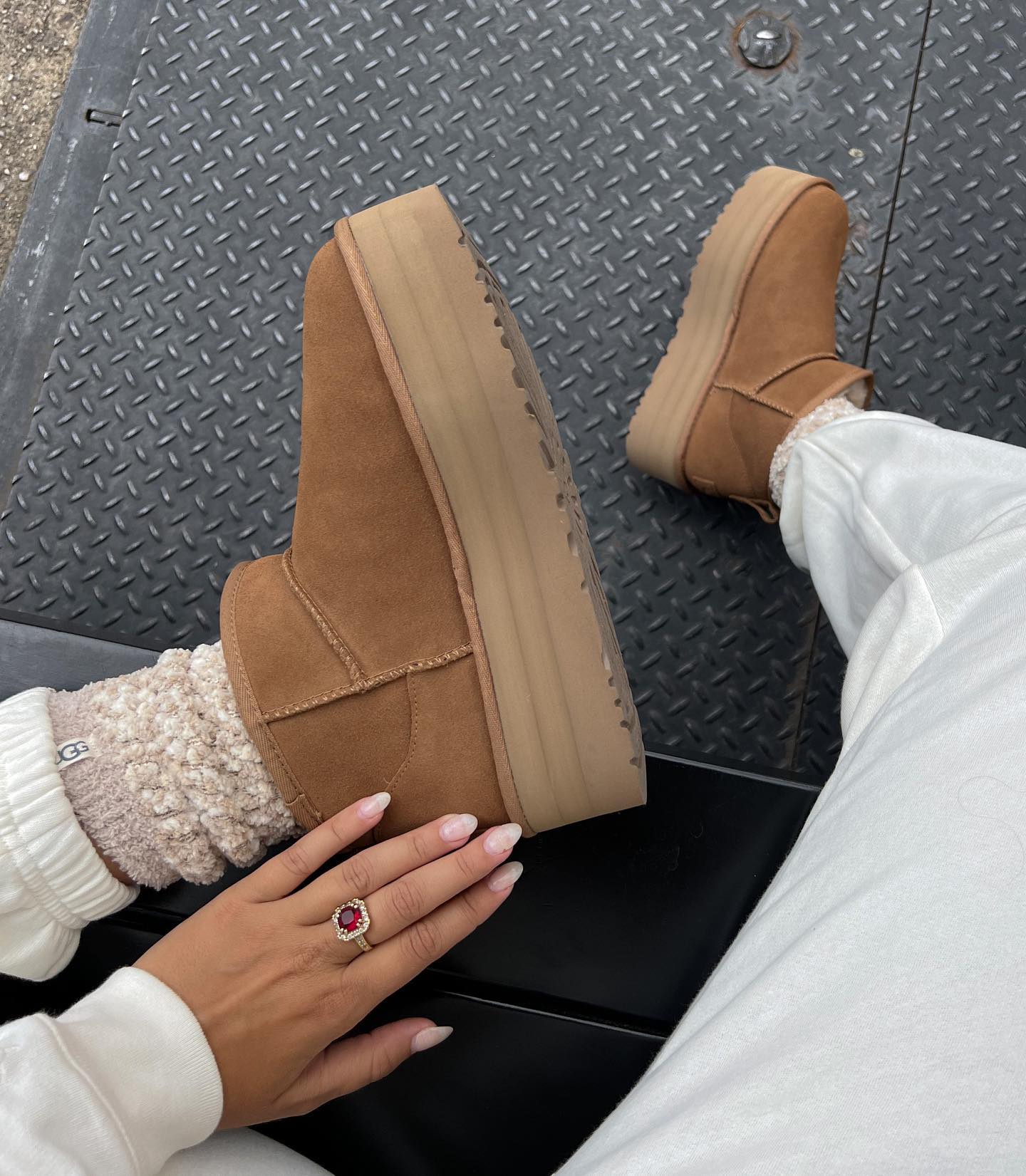 З чим носити уггі взимку, щоб здивувати всіх: таємниці стильного образу