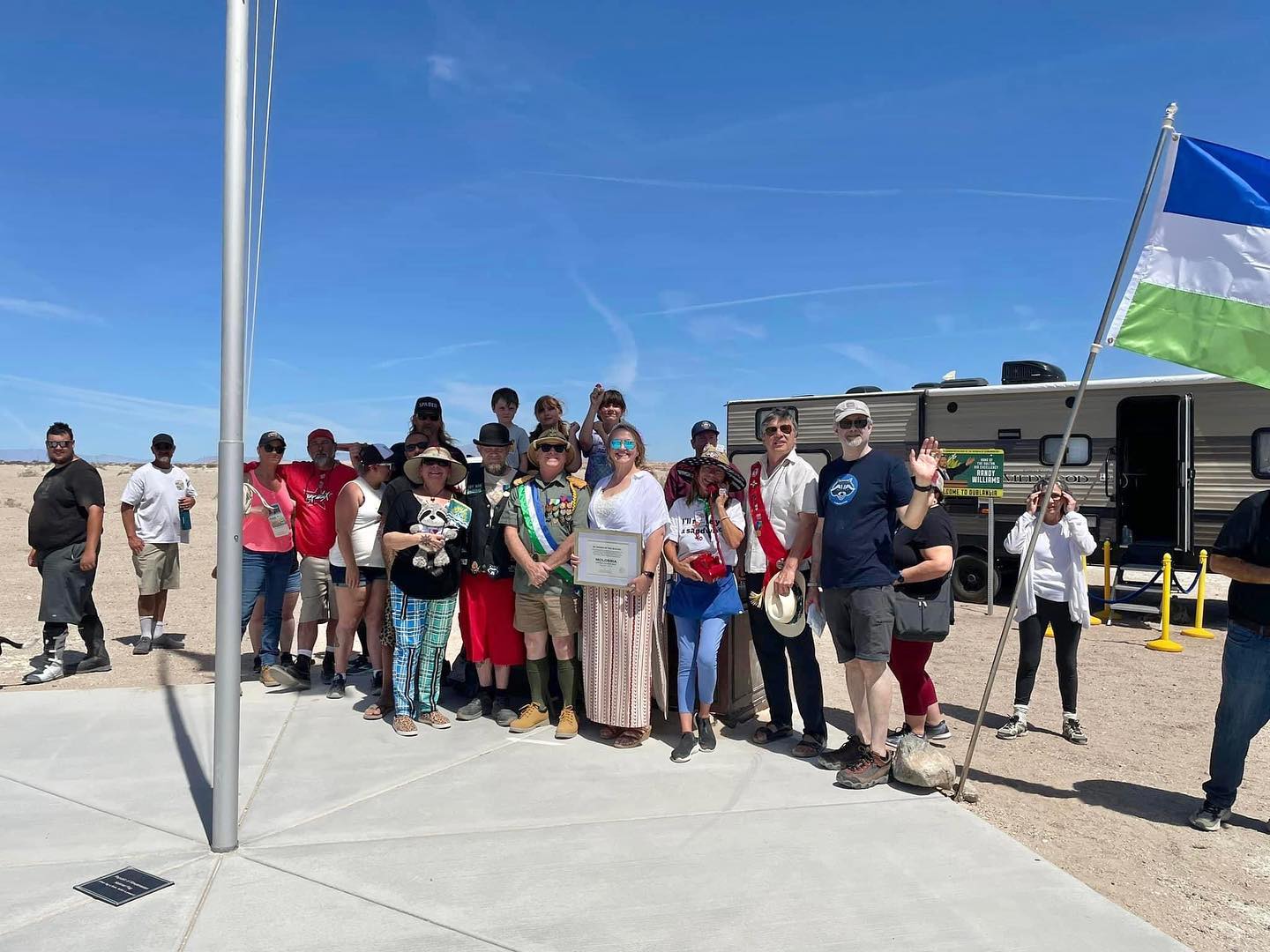 Всередині США утворилася нова республіка. Нею править султан, а громадянство може отримати будь-хто