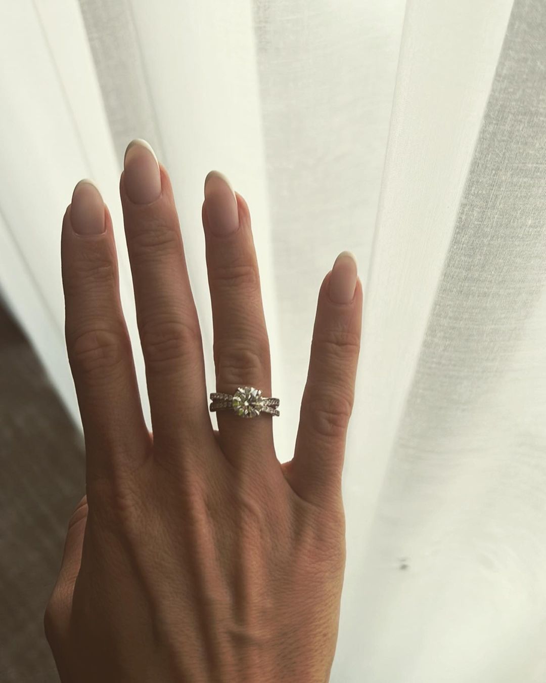 Зірка "Жіночого кварталу" виходить заміж за іноземця: фото з каблучкою