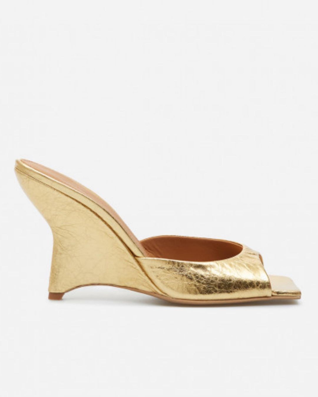 Ловіть наймодніше взуття літа 2023, без якого не вийти на вулицю