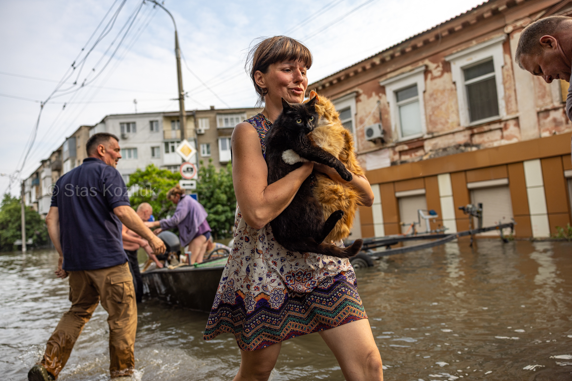 Оккупанты бросили людей умирать. Что происходит в затопленном Херсоне после  подрыва Каховской ГЭС (фото). Читайте на UKR.NET