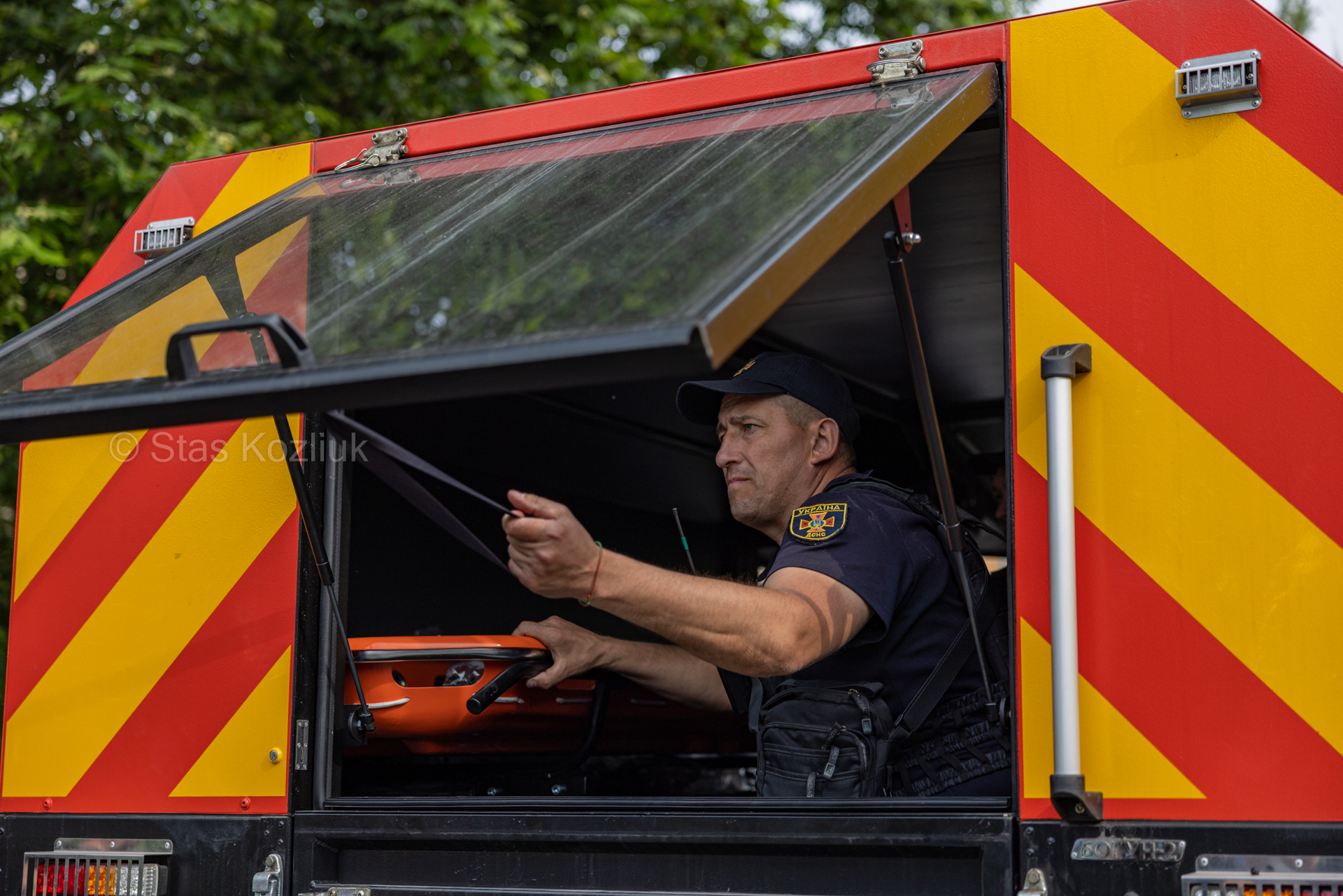Окупанти кинули людей вмирати. Що відбувається у затоплених містах після підриву Каховської ГЕС (фото)