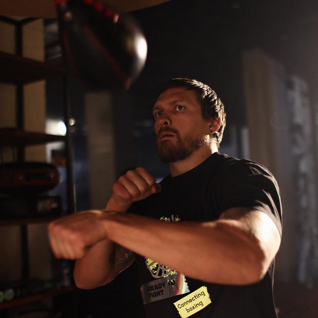 Усик своїми словами викликав шквал оплесків: що сказав боксер на битві поглядів з Дюбуа