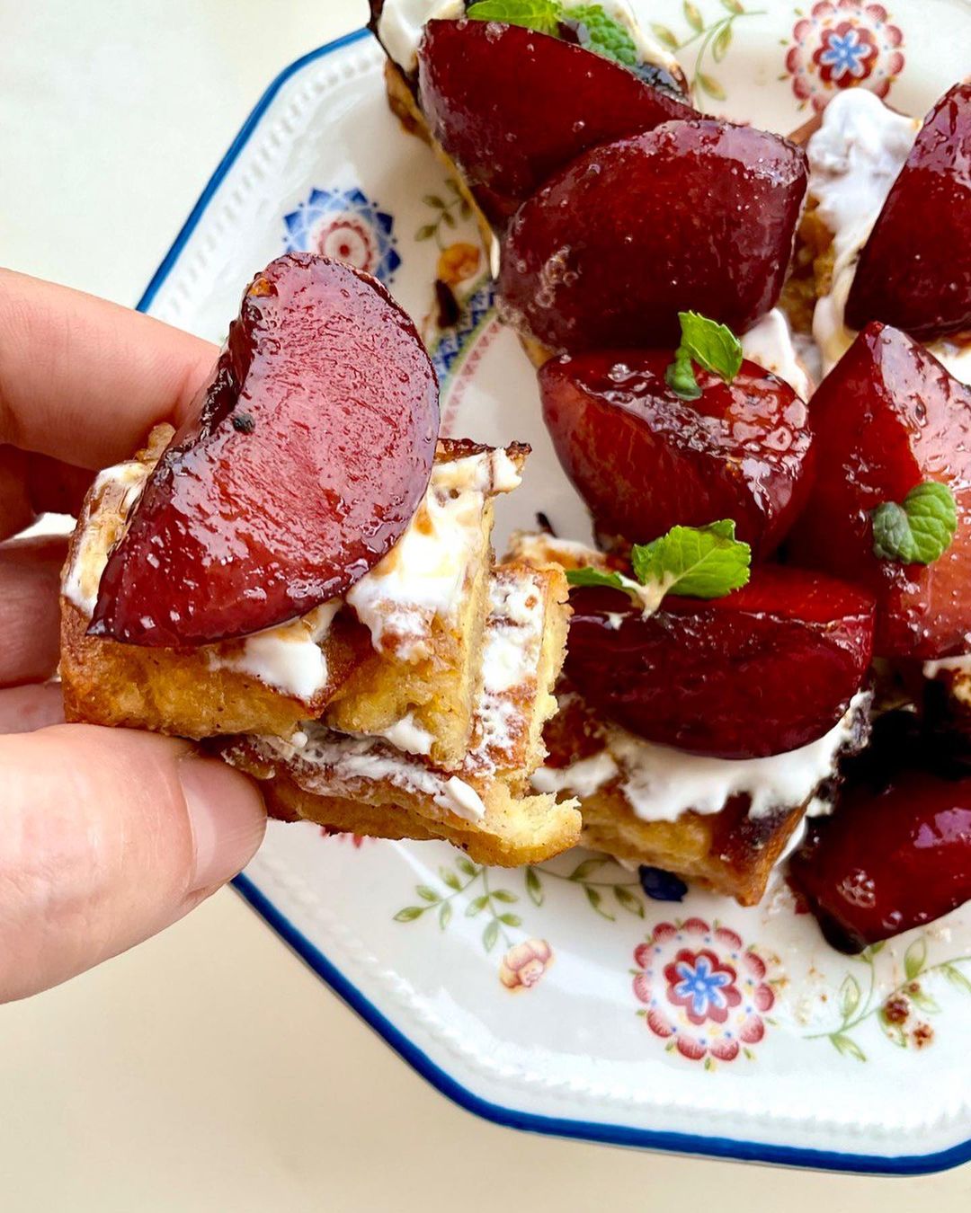 Понравится всей семье: вот что можно приготовить на завтрак из вчерашнего хлеба