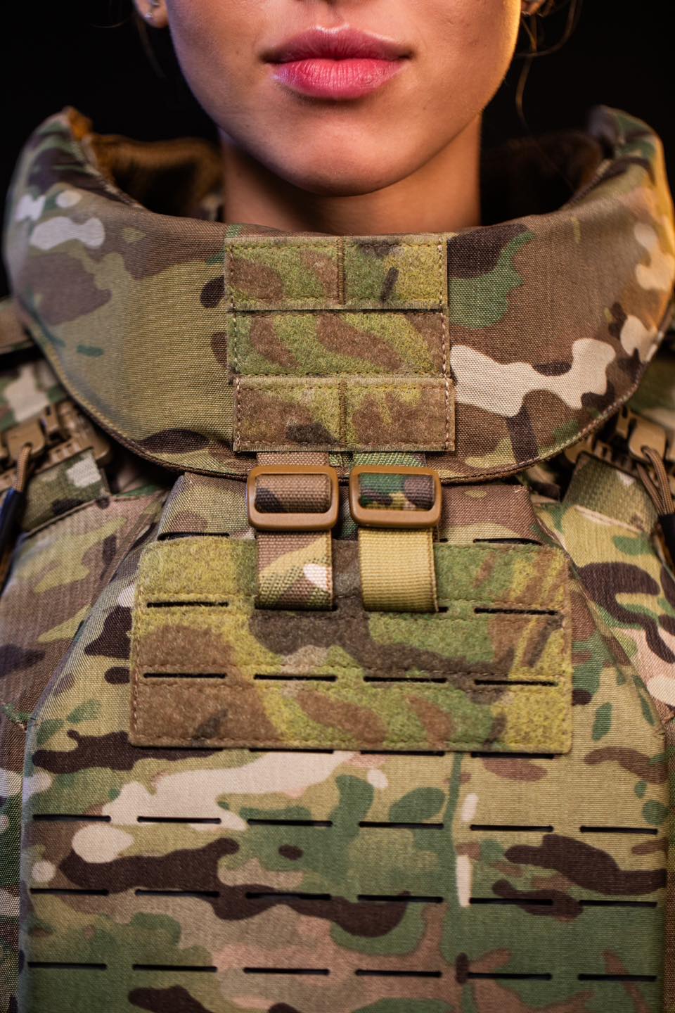 В Україні створили перший бронекостюм для жінок. Дивіться, як він виглядає (фото)