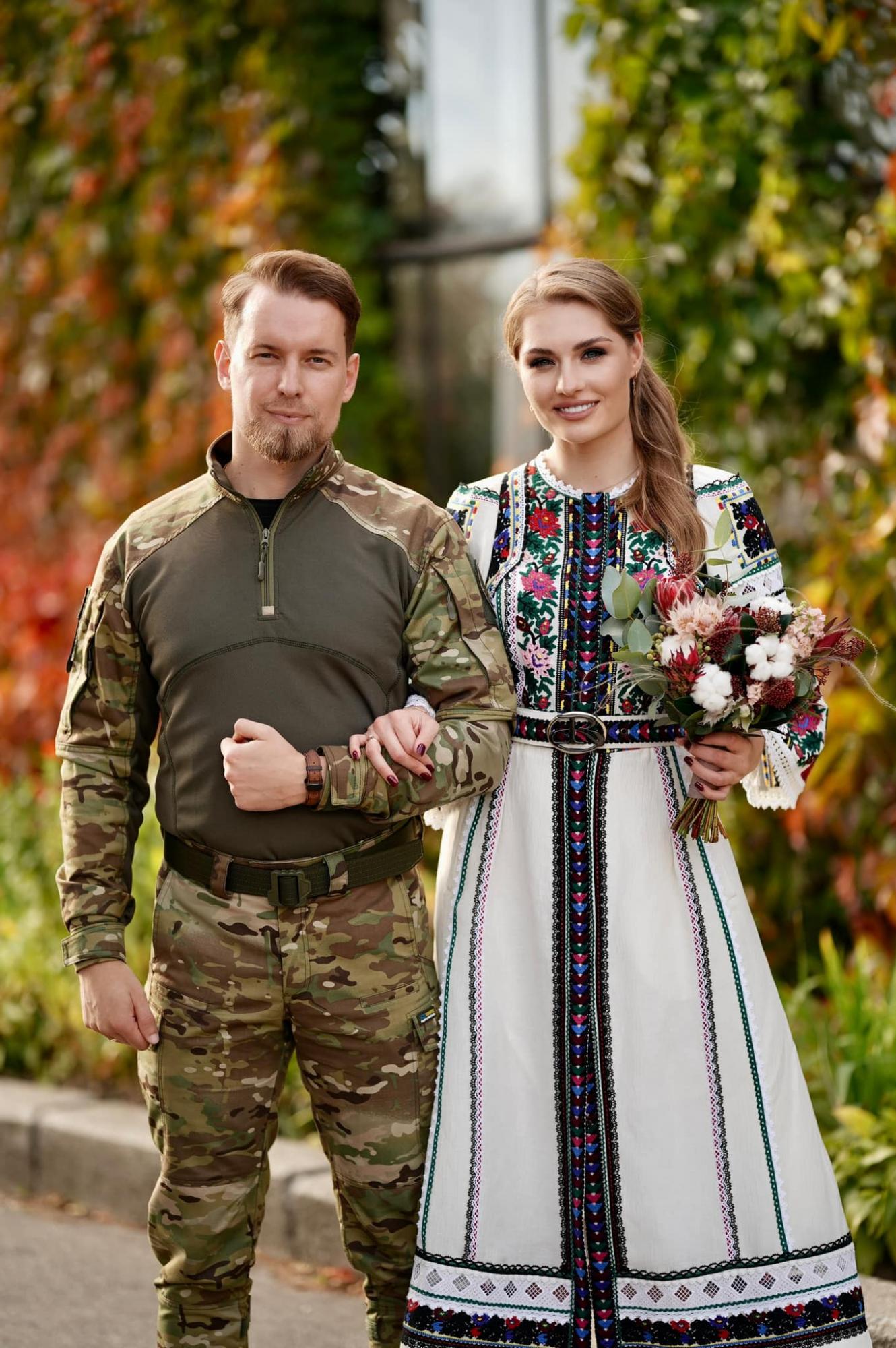 Речник СБУ Артем Дехтяренко одружився з телеведучою: що відомо про його обраницю (фото)