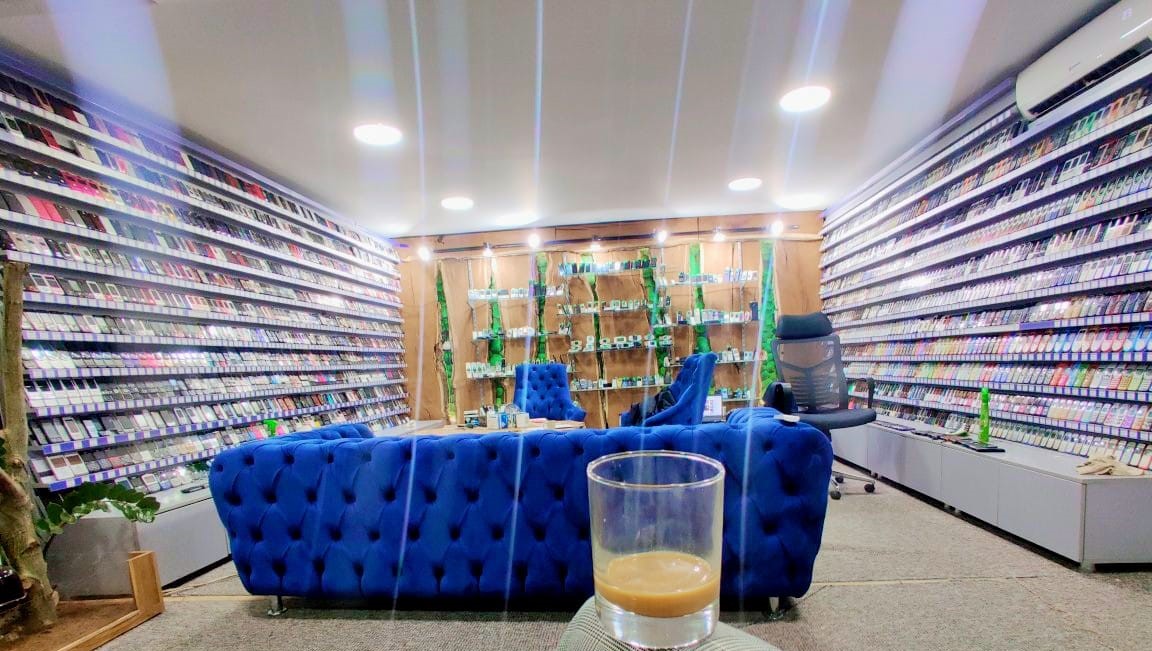 Смотрите, как выглядит самая большая в мире коллекция мобильников (фото)