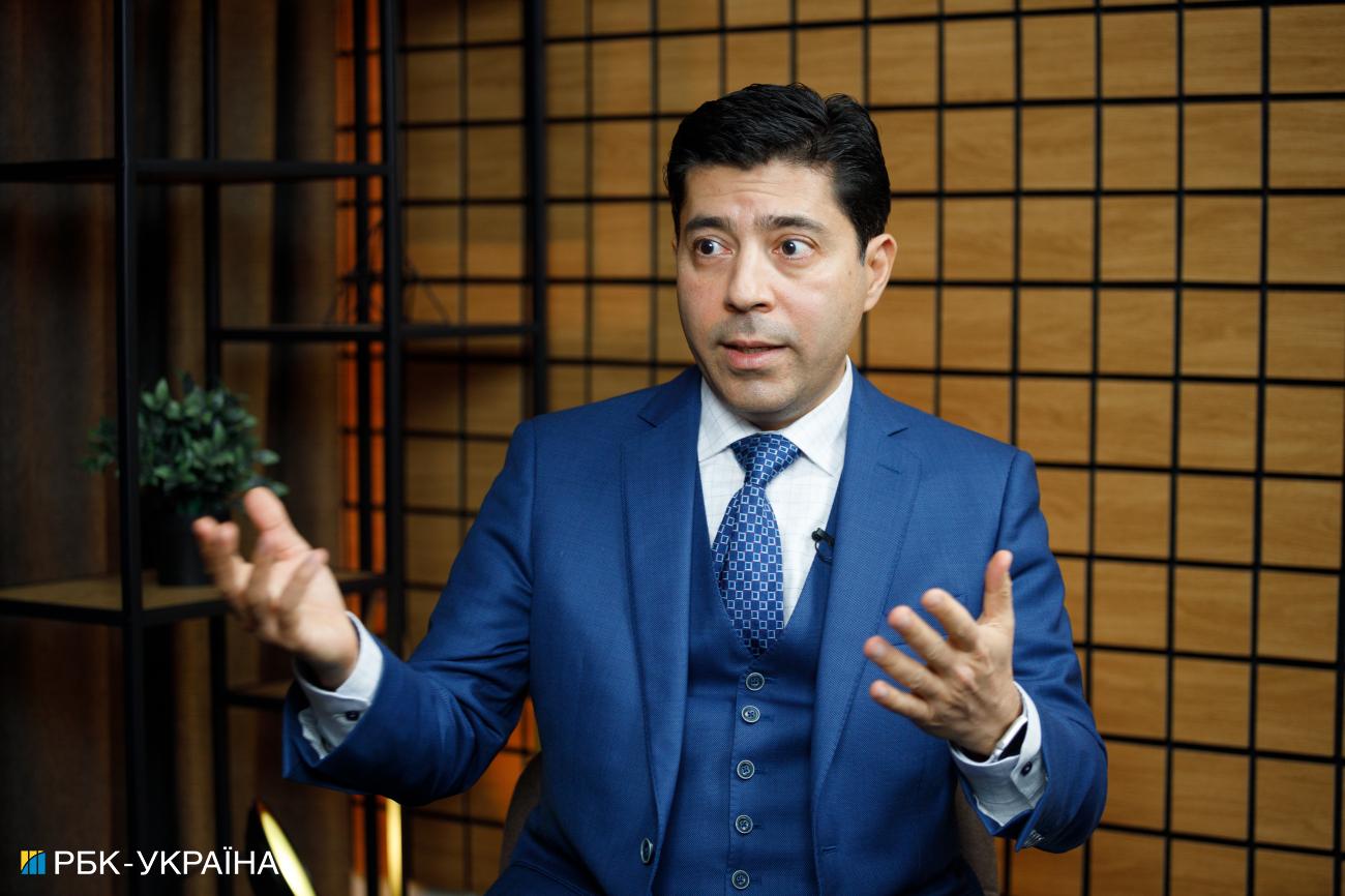 Американский иммунолог Умид Шарапов: В Украине эпидемия среди невакцинированных