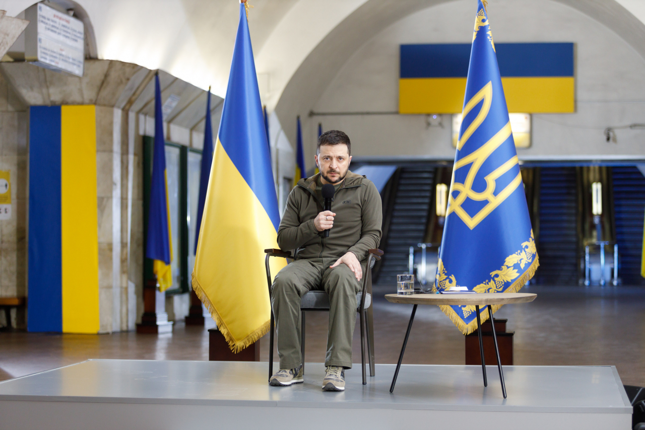 От делового шика до милитари. Эволюция стиля Зеленского: взгляд спустя годы