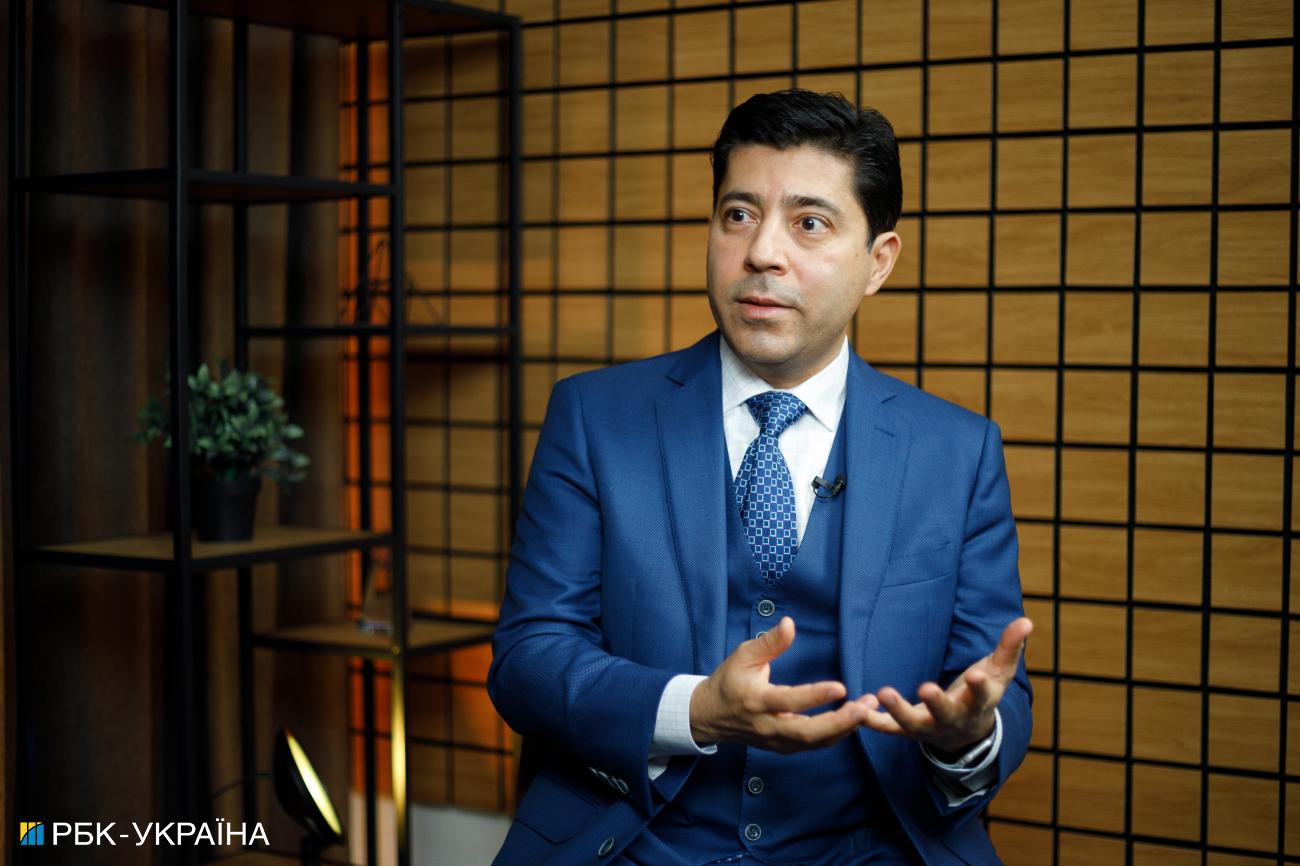 Американский иммунолог Умид Шарапов: В Украине эпидемия среди невакцинированных