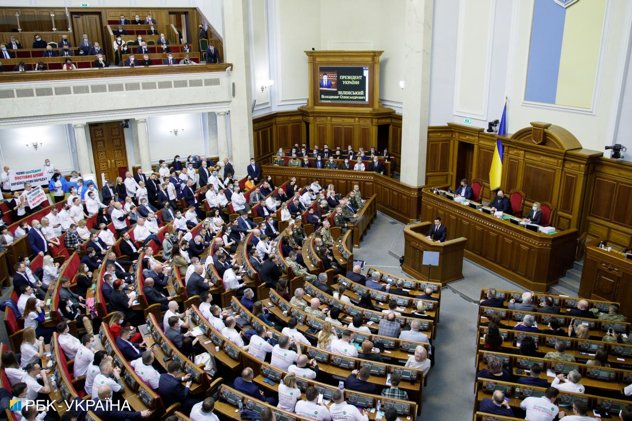 Удар по (моно)большинству. Чем грозит власти борьба с олигархами