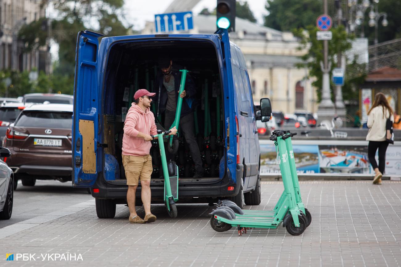 Самокати поза законом. Де насправді не можна їздити і чи будуть штрафи для "гонщиків" у парку