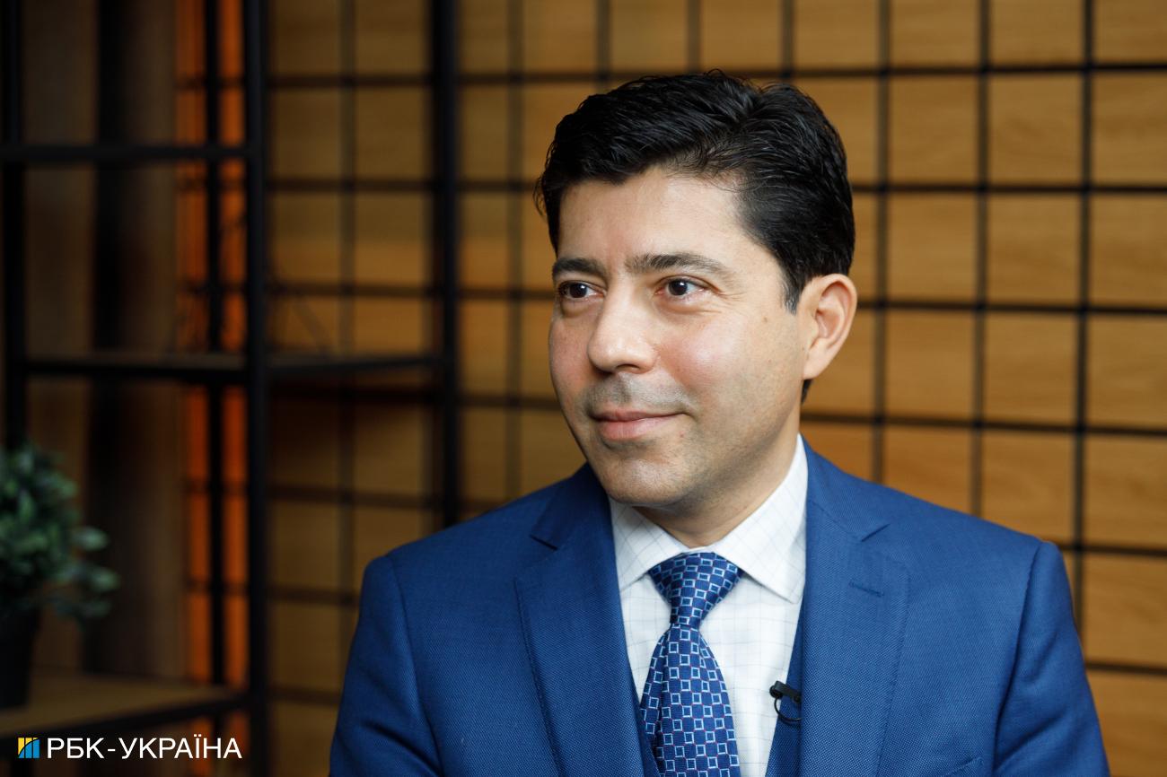 Американский иммунолог Умид Шарапов: В Украине эпидемия среди невакцинированных