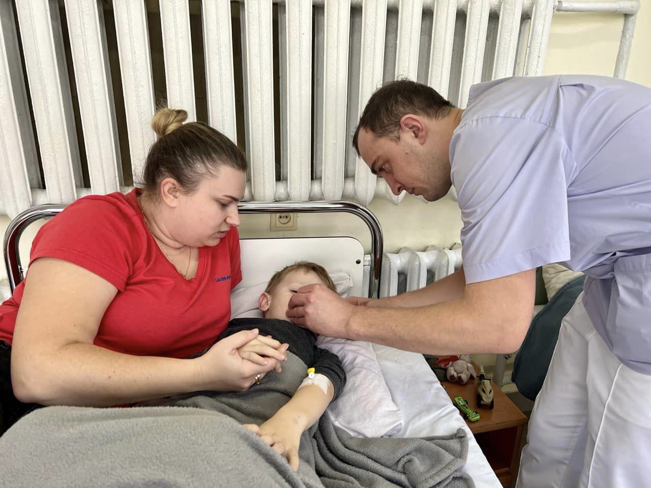 Случается у одного человека из 40 тысяч: во Львове у ребенка обнаружили редкую патологию