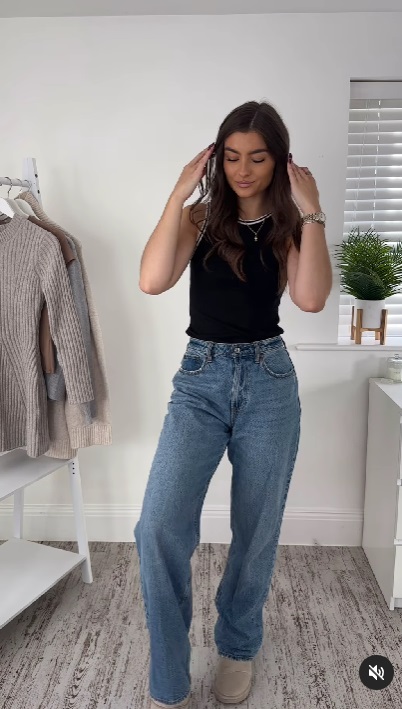 Як стилізувати сірий светр: блогерка показала 3 варіанти на кожен день (відео)