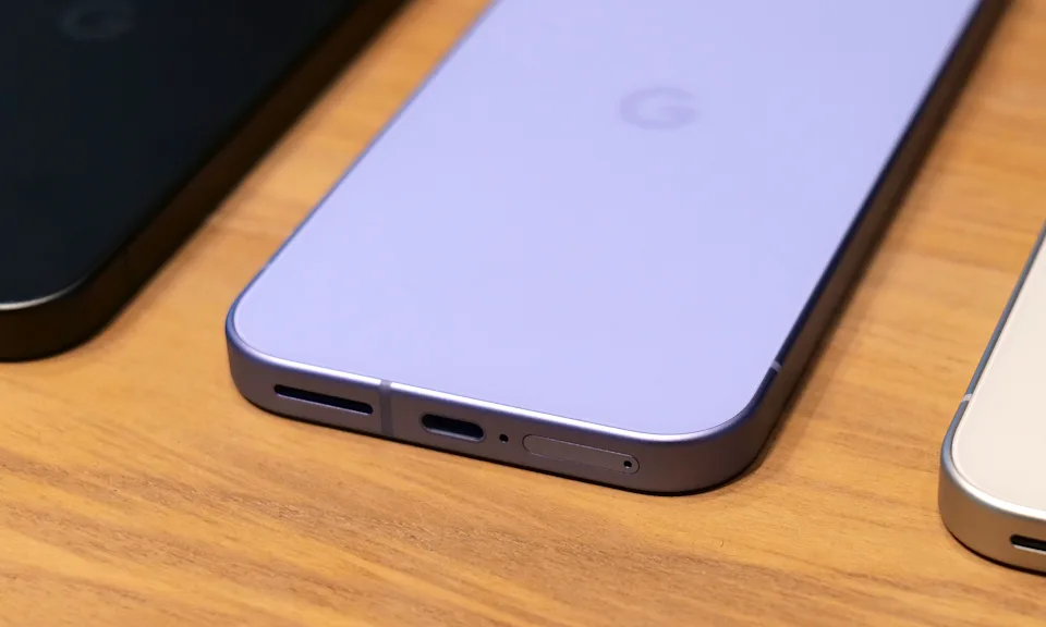 Новий хіт? Цей смартфон середнього класу може "знищити" iPhone 16e вже у 2025 році