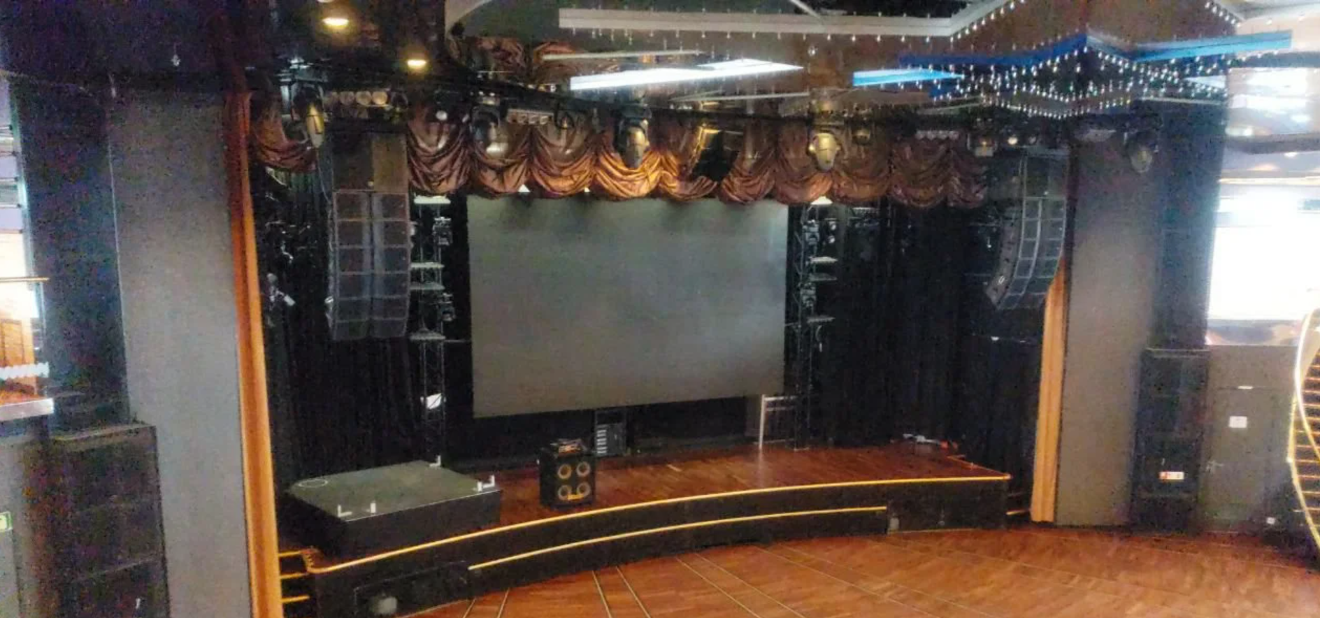 Рік у каюті. Як живеться українській біженці на кораблі в Шотландії