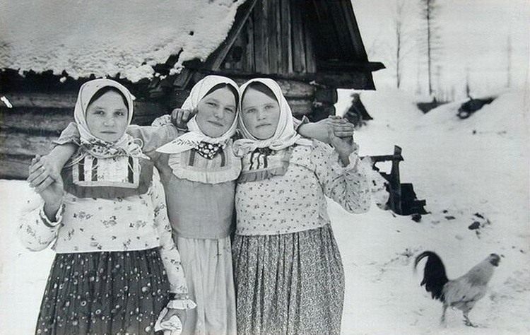 Дивіться, як виглядали українки 100 років тому і порівняйте їх із росіянками (фото)