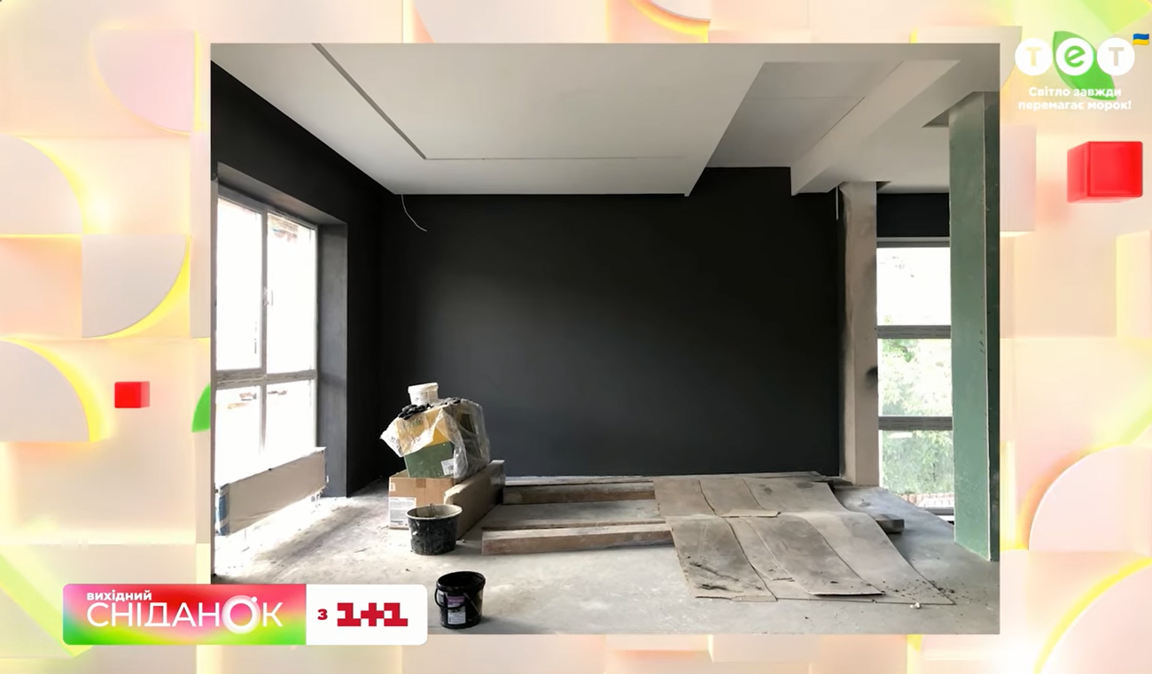 "Мені цього вистачає": Позитив вперше показав свій двоповерховий будинок, де два роки триває ремонт