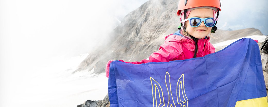 П'ятирічна українка підкорила одну з вершин Кавказу: піднялася на висоту 4000 метрів