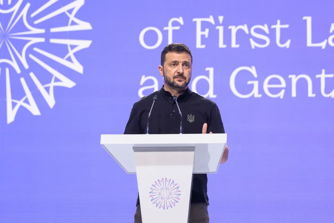 От делового шика до милитари. Эволюция стиля Зеленского: взгляд спустя годы