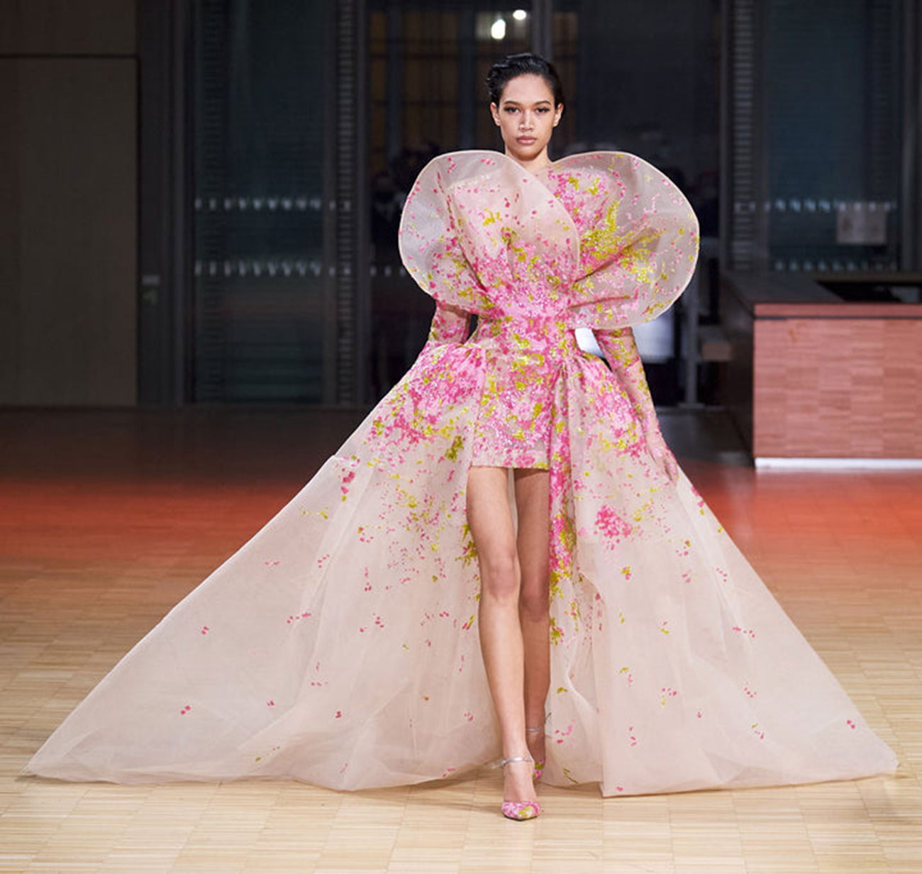 Неземна розкіш: 10 суконь з колекції Elie Saab Couture, від яких захоплює дух